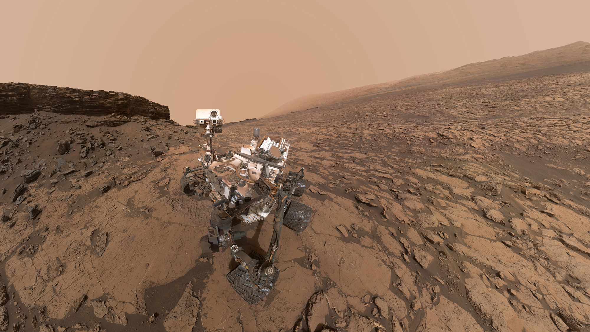 Le rover Curiosity sur Mars