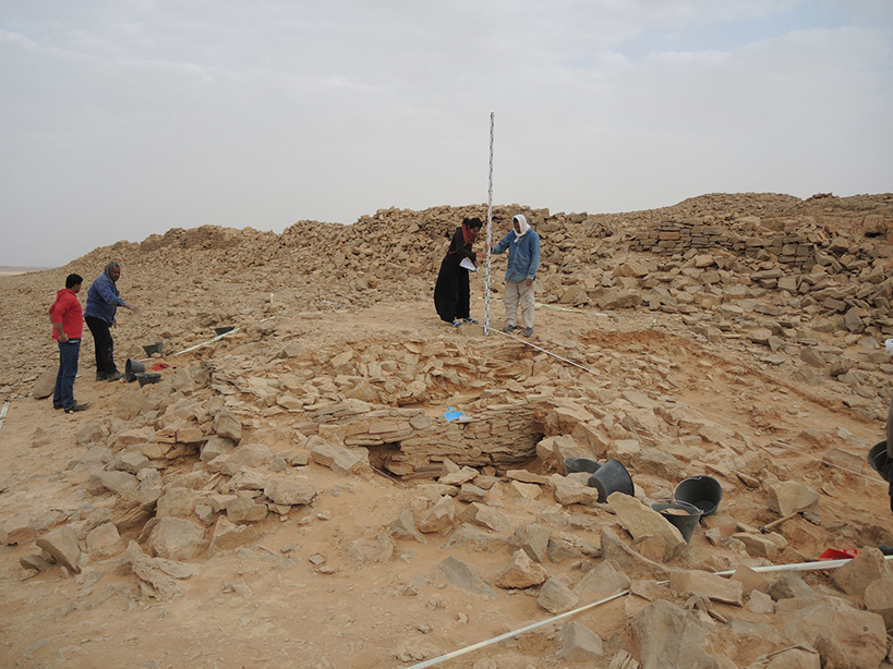 archéologues sur le site de fouilles