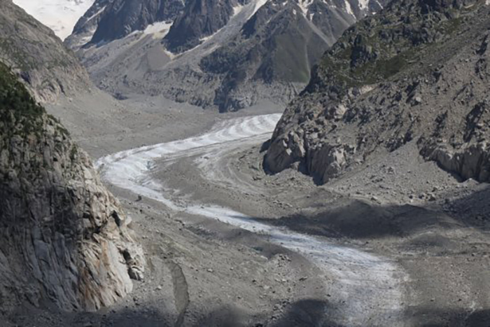 Mer de Glace, massif du Mont-Blanc, Alpes, en juin
