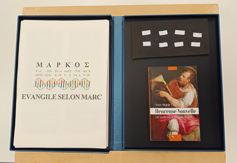 L'Évangile selon Saint-Marc en version papier et ADN