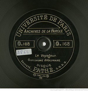 La BnF possède un exemplaire d'un enregistrement sonore sur disque de poèmes, parmi lesquels "Le Pont Mirabeau", lus par Guillaume Apollinaire le 24 décembre 1913 à la Sorbonne
