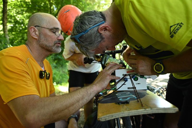 French research on cycling is gaining momentum, as evidenced by the Vélo-Climat project's journey in the summer of 2025.