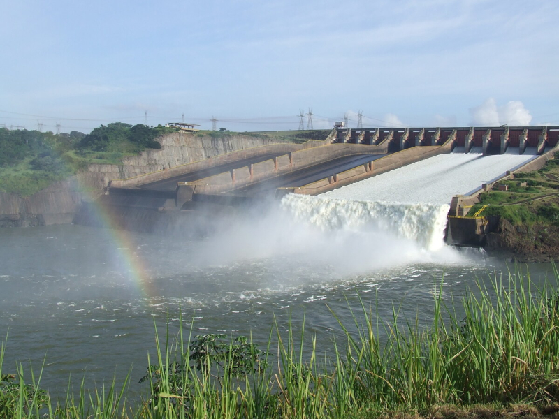Barrage d'Itaipú, sur le Paraná, au Brésil