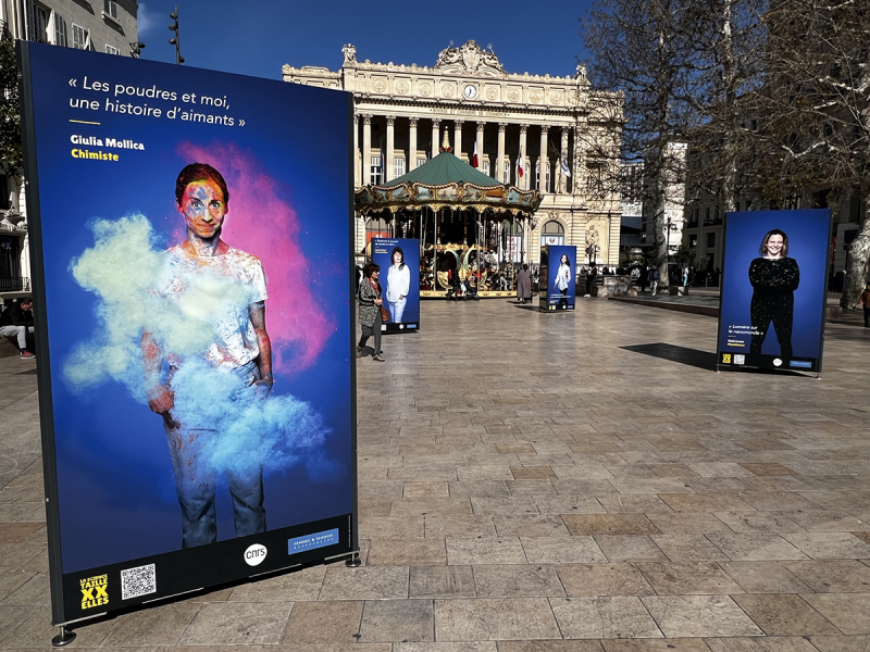 The Marseille version of "La Science taille XX elles"