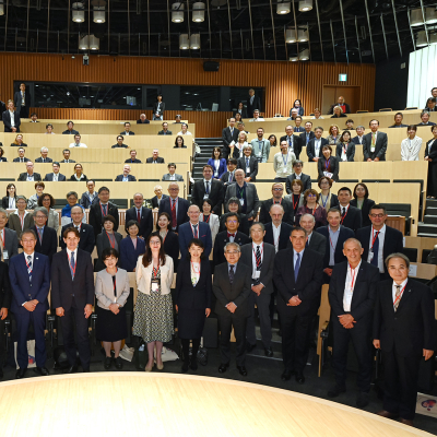 Photo de groupe à l'issue de l'événement-anniversaire à Tokyo en octobre 2024