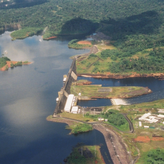 Barrage hydro-électrique EDF de Petit-Saut en Guyane