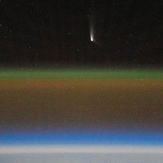 La comète Tsuchinshan-Atlas vue de l'ISS