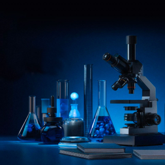 Microscopes sur fond bleu