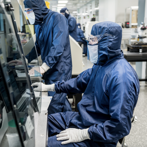 En 2024, le CNRS a inauguré son premier IRC au Canada, avec l'université québécoise de Sherbrooke